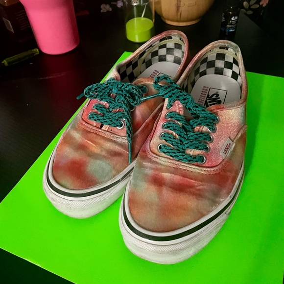 Women’s Vans in size 9. - Picture 2 of 6